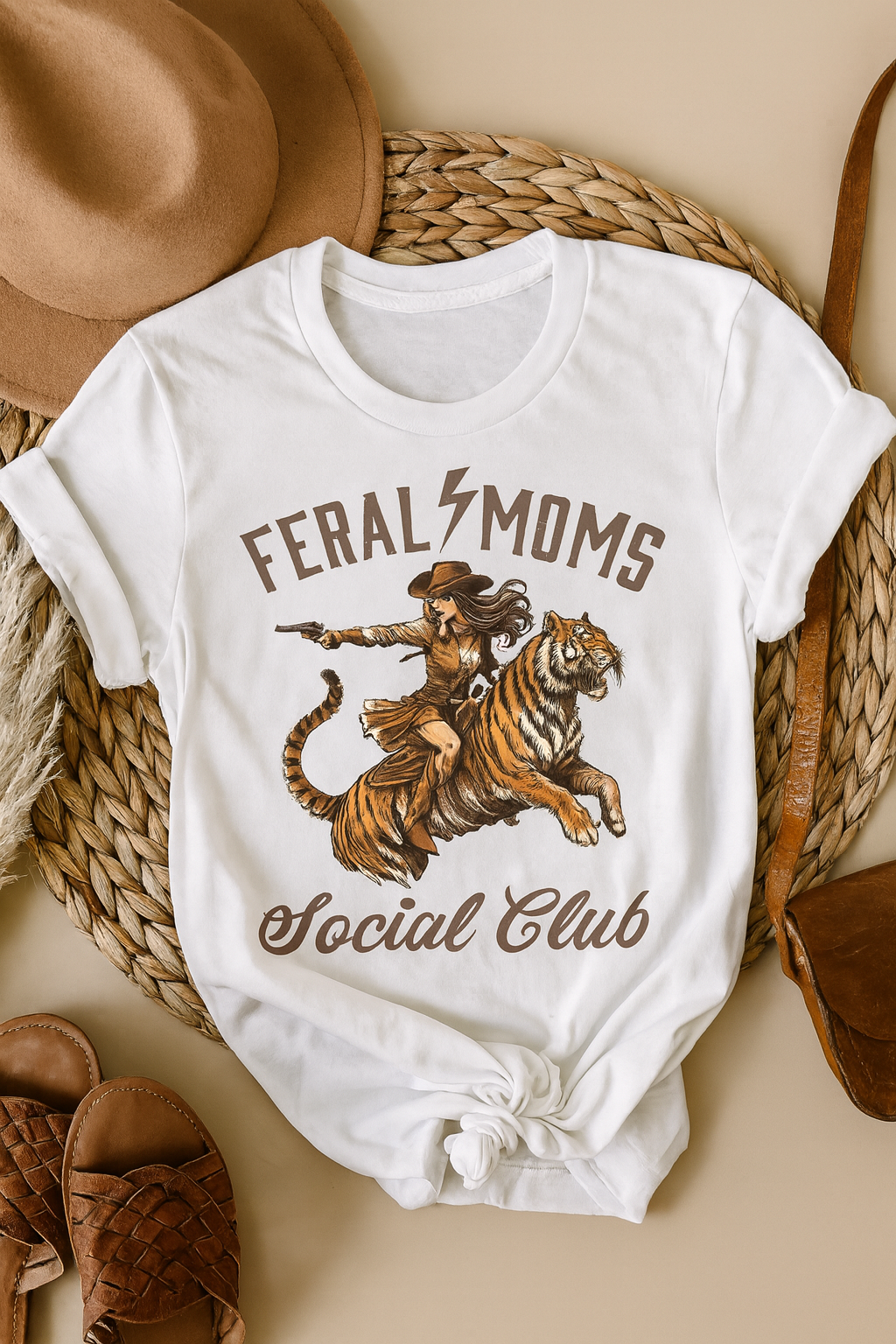 SHORT SLEEVE GRAPHIC TEE - FERAL MOM